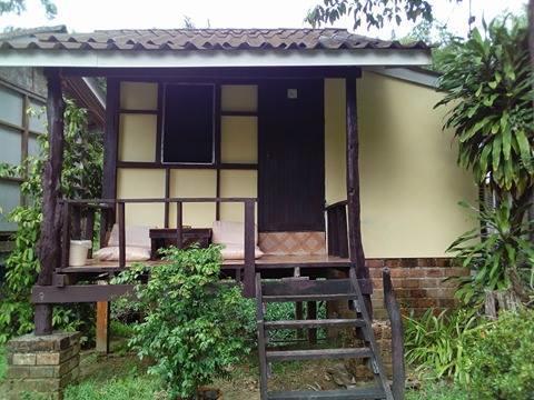 Country Hut Riverside Hotel Khura Buri Exterior foto